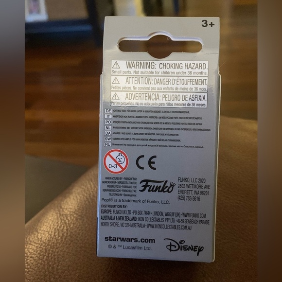 Star Wars Yoda Funko Pocket Pop! Keychain - Picture 2 of 4